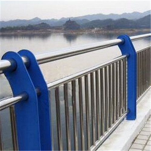 不銹鋼復(fù)合管護(hù)欄